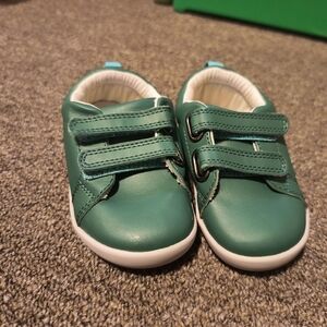 Green Ten Little Shoes toddler size 6.5